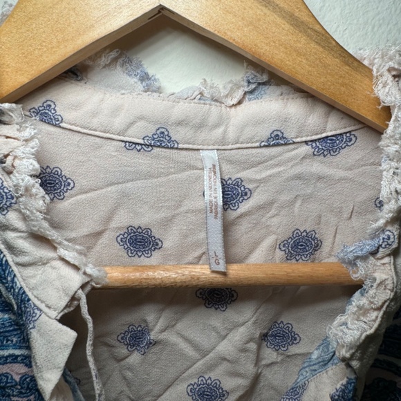 Free People Blouse Women's LG Blush Blue Multi Wishing Well Print Blouse Boho - Picture 3 of 5